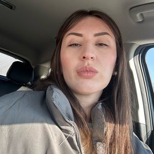 Meet your Posher, Jennet